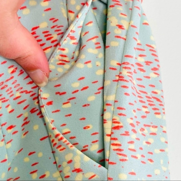 Torrid SELF TIE MID SHORT - CREPE MULTI DOTS & MINT BLUE - Picture 6 of 10